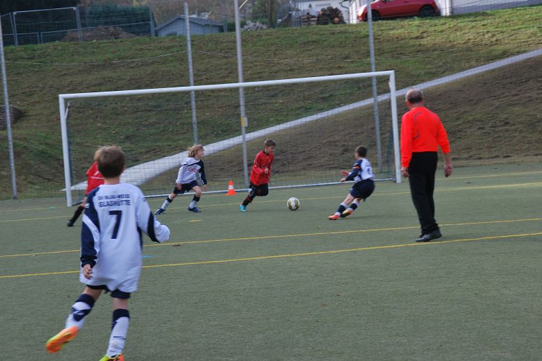 780x5202.Pokalrunde Glashuette-BSG 2.11 (65).JPG